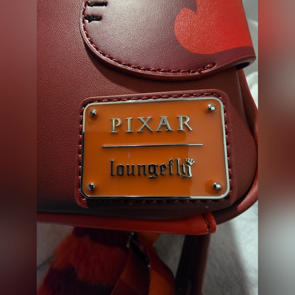 Disney Pixar Hard Tag Loungefly Turning Red - Mei Mei Mini Backpack - Picture 6 of 6